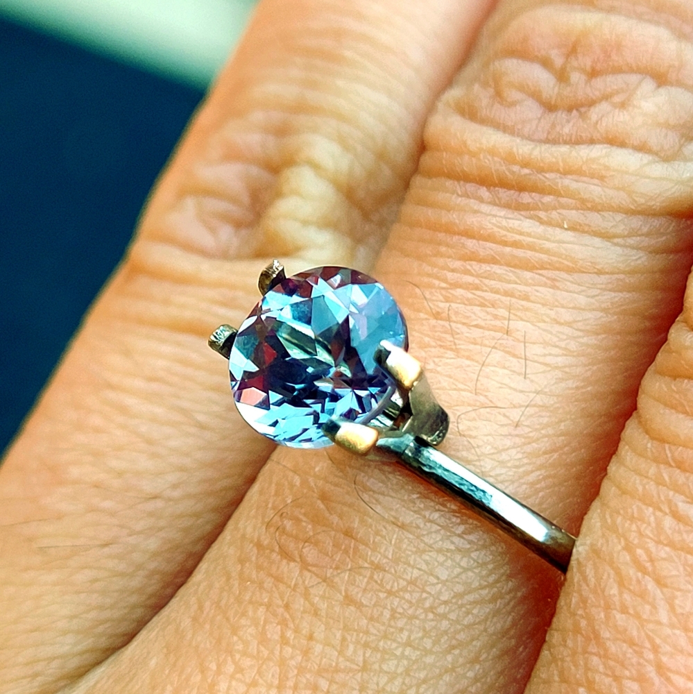 2.77 Carat Color Change Sapphire - Picture 5 of 8